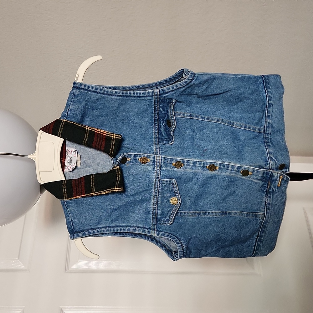 VTG Ashly Brent Blue Denim Vest Sleeveless Black Red &Gold Collar Accents Medium